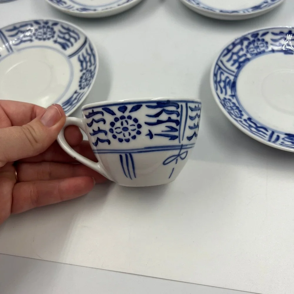 Vtg Blue and White Chinese Porcelain Teacups and Saucers Set of 4 Made in China